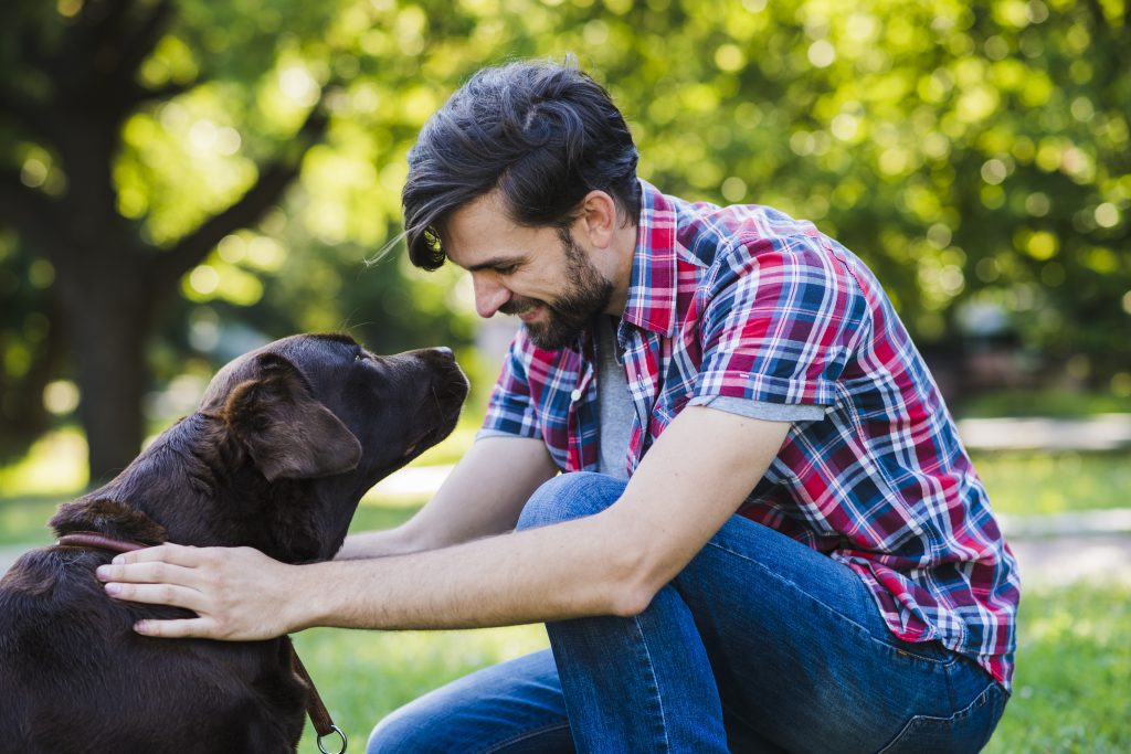man met hond